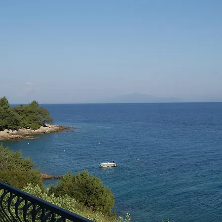 Zavala 553e * Jelsa (Hvar)